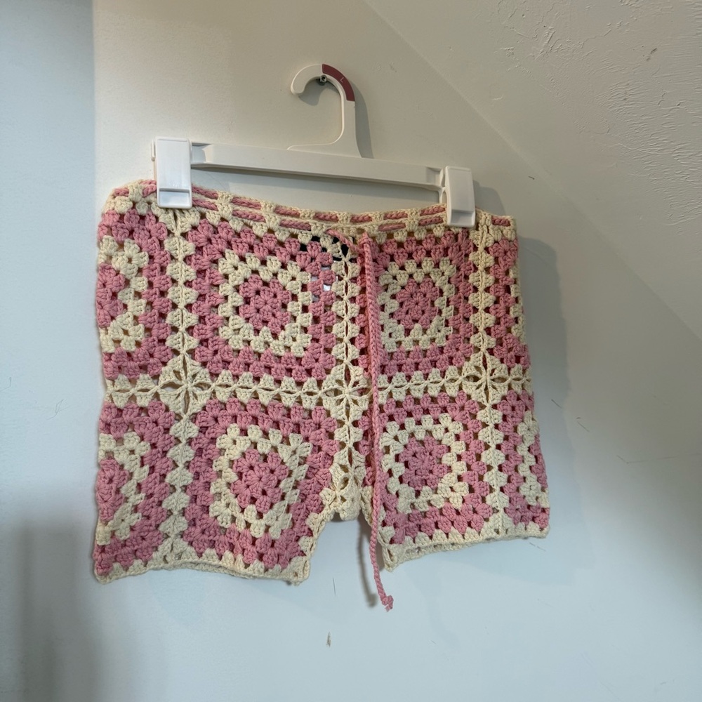 VICI NEW Crochet Pink and Cream Women Shorts